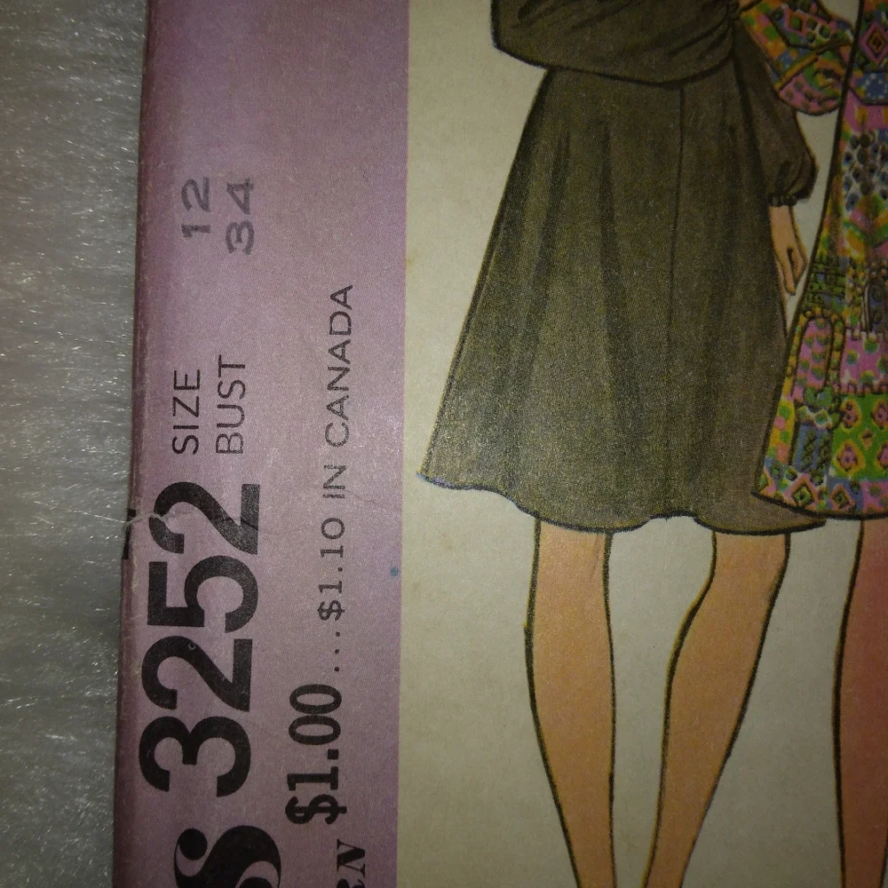 MCCALL'S 3252 Misses' & Junior Dress w/neckline sleeve length variations…